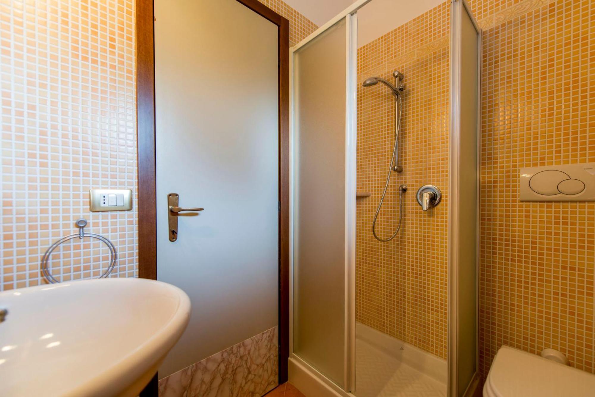 Italianflat - Peschiera Residence بسكييرا ديل غاردا المظهر الخارجي الصورة